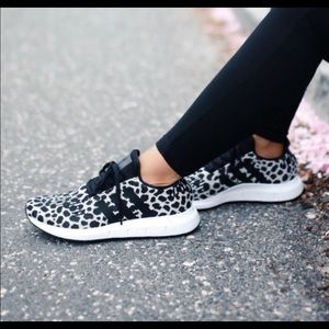 Rare adidas swift women’s run shoe